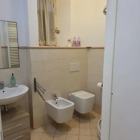 Lisà Hotel 2*